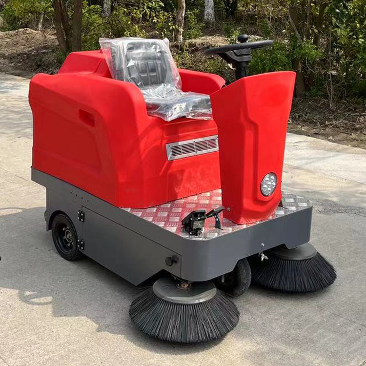 工廠清掃設備全解析 從清掃機到掃路車系列，打造高效清潔解決方案